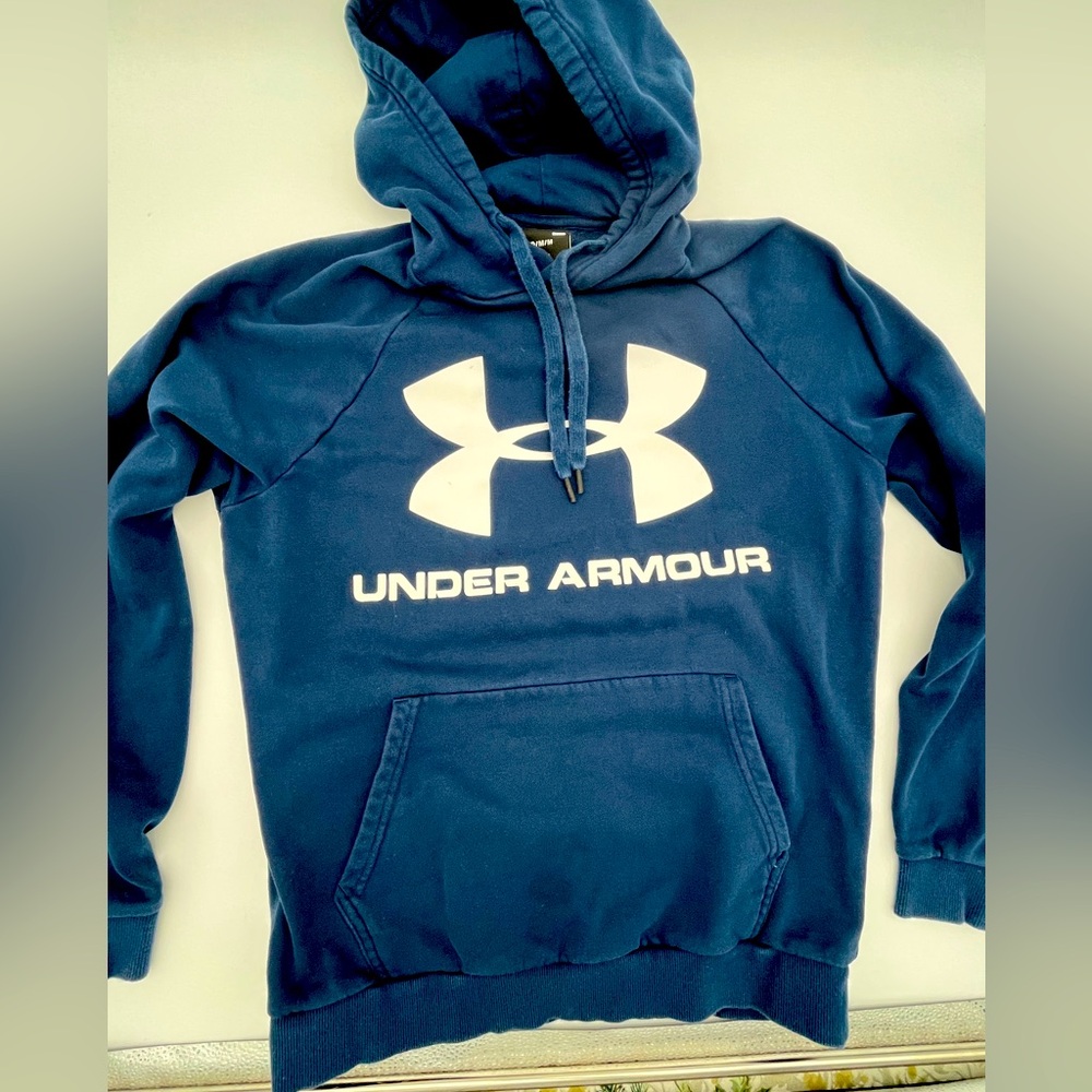 Under Armour men’s or unisex Navy Blue Hoodie EUC Size Medium EUC ATHLETIC